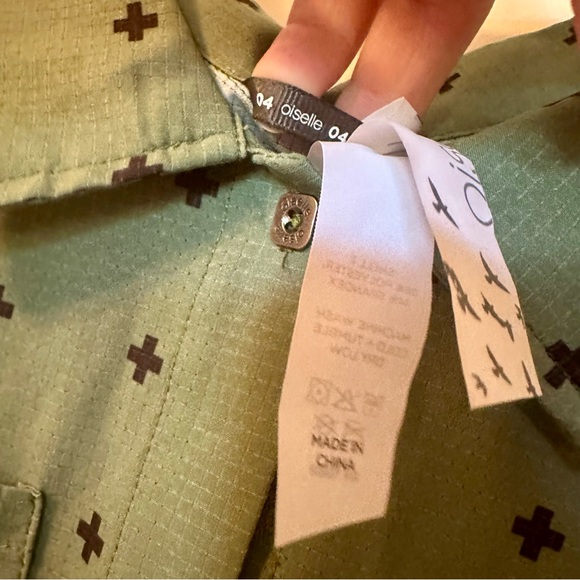 Oiselle Benjamina Button Down Sleeveless Tank Top size 4 NWOT - Picture 2 of 4